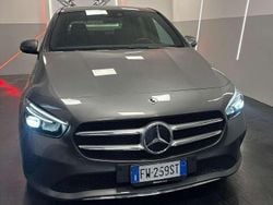 Grigio Usata 2019 Mercedes B200 Executive Monovolume | 22.900 € (Buon prezzo)