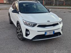 Bianco Usata 2017 Kia Stonic Style SUV | 12.300 € (Buon prezzo)