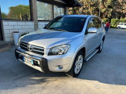 Argento metallizzato Usata 2008 Toyota RAV4 Luxury SUV | 5999 € (Ottimo prezzo)