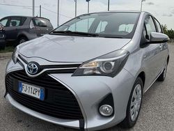 Usata 2017 Toyota Yaris Hybrid Style Tre volumi | 10.900 € (Buon prezzo)