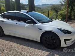 Usata 2021 Tesla Model 3 Standard Range Tre volumi | 21.000 € (Buon prezzo)