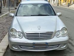 Usata 2005 Mercedes C220 Classic Tre volumi | 3600 € (Cara)