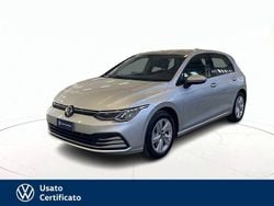 Grigio pastello Usata 2024 VW Golf Life Tre volumi | 24.900 € (Buon prezzo)