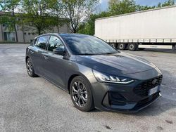 Grigio Usata 2024 Ford Focus ST-Line Tre volumi | 19.000 € (Ottimo prezzo)