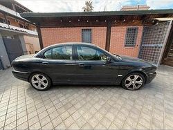 Nero Usata 2006 Jaguar X-type Tre volumi | 1000 € (Buon prezzo)