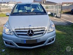 Grigio Usata 2010 Mercedes B180 Monovolume | 5500 €