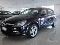 Nero Usata 2006 Opel Astra Cosmo Tre volumi | 2000 € (Buon prezzo)
