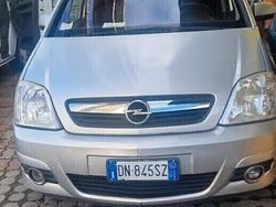 Argento Usata 2008 Opel Meriva Cosmo Monovolume | 2500 € (Buon prezzo)