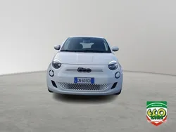 Bianco Usata 2022 Fiat 500e Icon Tre volumi | 18.400 € (Buon prezzo)
