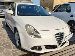 Bianco Usata 2013 Alfa Romeo Giulietta Progression Due volumi | 6900 € (Buon prezzo)