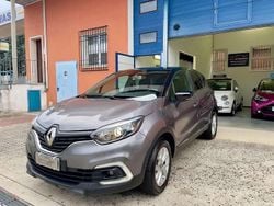 Grigio Usata 2020 Renault Captur LIMITED SUV | 13.300 € (Buon prezzo)