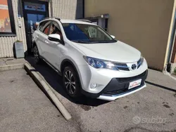 Bianco perlato Usata 2015 Toyota RAV4 Style SUV | 9990 € (Ottimo prezzo)