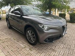 Grigio Usata 2018 Alfa Romeo Stelvio Executive SUV | 19.900 € (Buon prezzo)