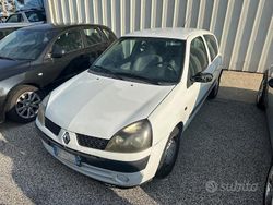Bianco Usata 2001 Renault Clio II Furgone | 990 €