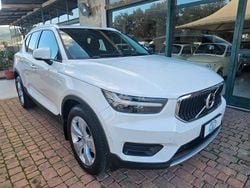 Bianco Usata 2020 Volvo XC40 Momentum SUV | 21.900 € (Cara)