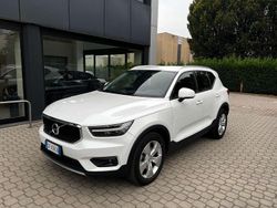 Bianco Usata 2021 Volvo XC40 Momentum SUV | 28.900 € (Buon prezzo)