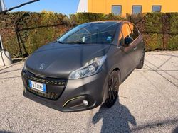 Grigio opaco Usata 2016 Peugeot 208 GT-line Due volumi | 8000 € (Buon prezzo)