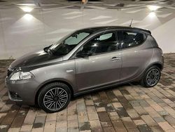 Grigio visone Usata 2023 Lancia Ypsilon Silver Due volumi | 10.900 € (Buon prezzo)