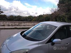 Grigio Usata 2011 Renault Scénic Monovolume | 4000 €