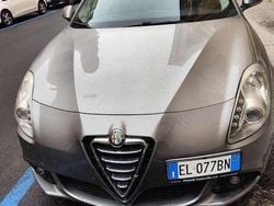 Grigio Usata 2011 Alfa Romeo Giulietta Distinctive Due volumi | 7300 € (Buon prezzo)