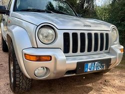 Grigio Usata 2004 Jeep Cherokee SUV | 6500 € (Buon prezzo)