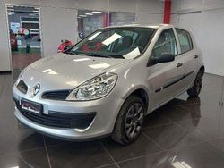 Argento Usata 2008 Renault Clio II Tre volumi | 4000 € (Buon prezzo)