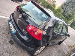 Usata 2006 VW Golf V Sportline Tre volumi | 2500 € (Ottimo prezzo)