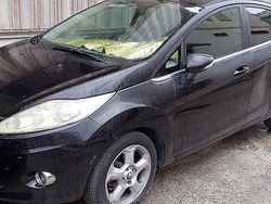 Nero Usata 2010 Ford Fiesta Titanium Due volumi | 6000 € (Molto cara)
