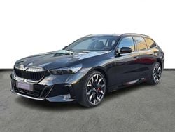 Black sapphire metallizzato Nuova 2025 BMW 540 M Sport Station wagon | 85.900 € (Cara)