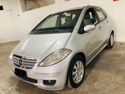 Grigio Usata 2007 Mercedes A180 Tre volumi | 3700 € (Cara)