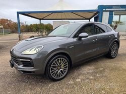 Grigio Usata 2022 Porsche Cayenne Platinum Edition SUV | 73.500 € (Super prezzo)