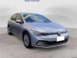 Reflex silver metallizzato Usata 2021 VW Golf VIII Life Tre volumi | 22.500 € (Molto cara)