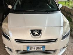 Usata 2010 Peugeot 5008 Business-Line Tre volumi | 2500 € (Ottimo prezzo)