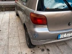Usata 2005 Toyota Yaris Due volumi | 1500 €