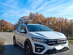 Bianco Usata 2022 Dacia Sandero Stepway Tre volumi | 13.900 € (Buon prezzo)