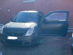 Nero Usata 2007 Suzuki Swift Due volumi | 750 €
