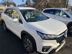 Bianco pastello Usata 2024 Suzuki SX4 S-Cross SUV | 25.000 € (Buon prezzo)