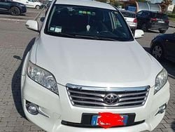 Usata 2012 Toyota RAV4 Style SUV | 10.200 € (Cara)