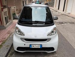 Bianco Usata 2013 Smart ForFour Due volumi | 5999 € (Molto cara)
