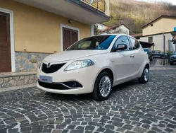 Avorio 689/a Usata 2017 Lancia Ypsilon Gold Due volumi | 9390 € (Buon prezzo)
