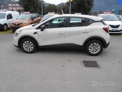 Beige Usata 2020 Renault Captur Life SUV | 12.900 € (Buon prezzo)