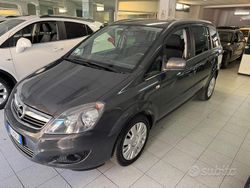 Grigio Usata 2013 Opel Zafira Monovolume | 5900 € (Buon prezzo)