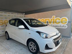 Bianco Usata 2017 Hyundai i10 Due volumi | 8999 € (Buon prezzo)