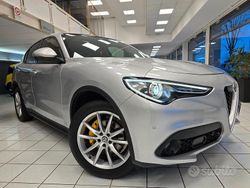 Grigio Usata 2017 Alfa Romeo Stelvio Super SUV | 19.900 € (Cara)