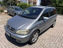Argento Usata 2005 Opel Zafira Design Edition Monovolume | 3490 €