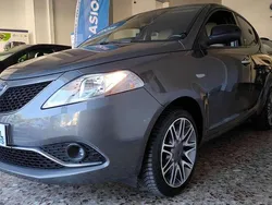 Grigio Usata 2017 Lancia Ypsilon S Due volumi | 10.500 € (Buon prezzo)