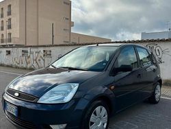 Blu Usata 2004 Ford Fiesta Due volumi | 1950 € (Cara)