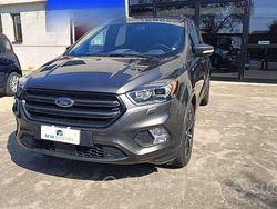 Grigio Usata 2017 Ford Kuga ST-Line SUV | 12.450 € (Buon prezzo)