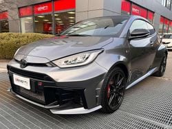 Grigio Usata 2024 Toyota Yaris Tre volumi | 49.300 € (Ottimo prezzo)