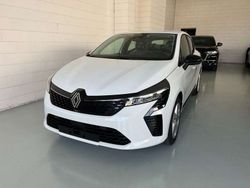 Bianco Nuova 2025 Renault Clio V Evolution Tre volumi | 15.900 € (Ottimo prezzo)